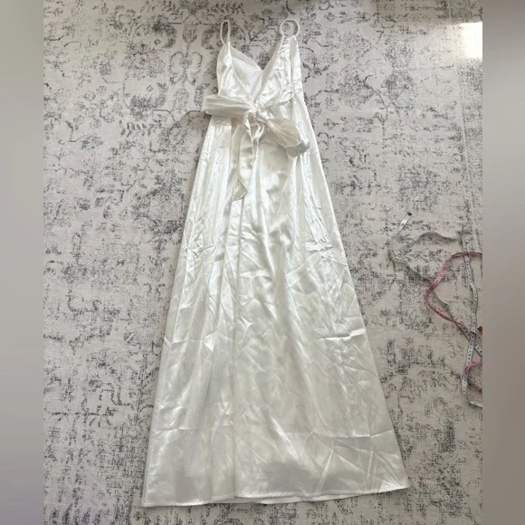 Lulus Ready For Forever White Satin Pearl Tie-Back Maxi Dress Size Small Bride - Picture 3 of 8